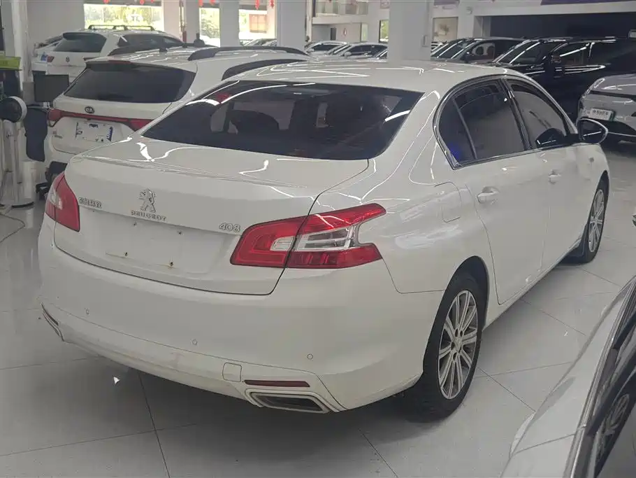 Peugeot 408 2016