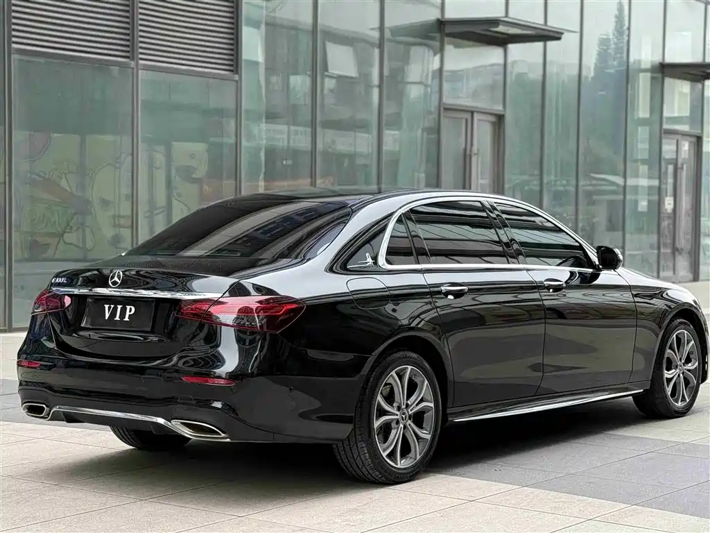 Mercedes-Benz E-Class 2022 — фото 6