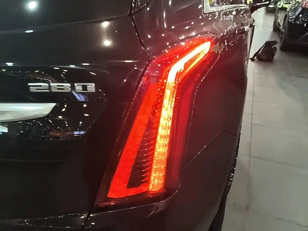 Cadillac XT5 2021 — фото 8