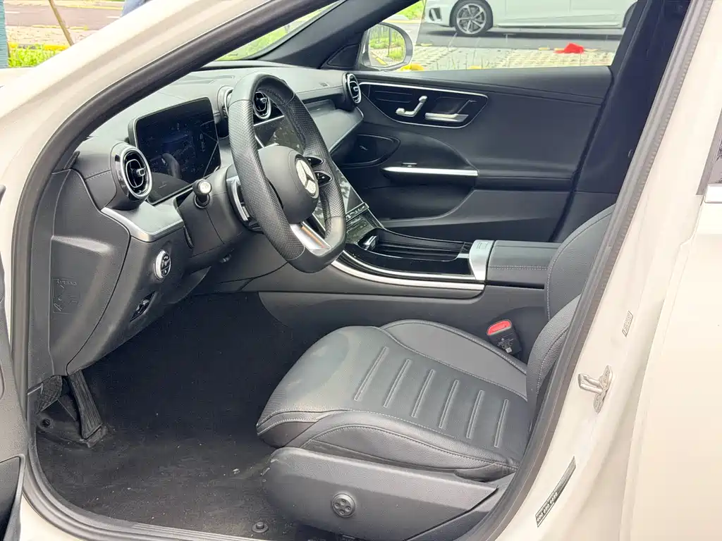 Mercedes-Benz C-Class 2024