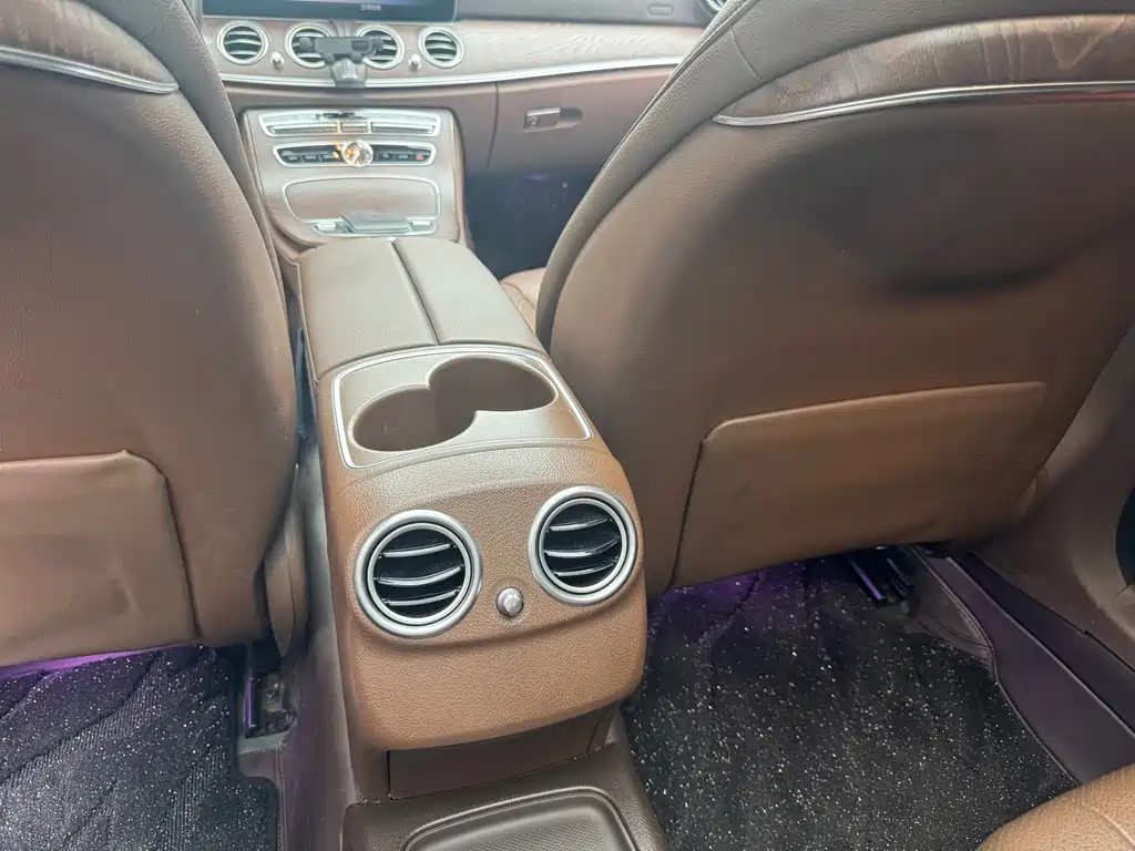 Mercedes-Benz E-Class 2019 — фото 12