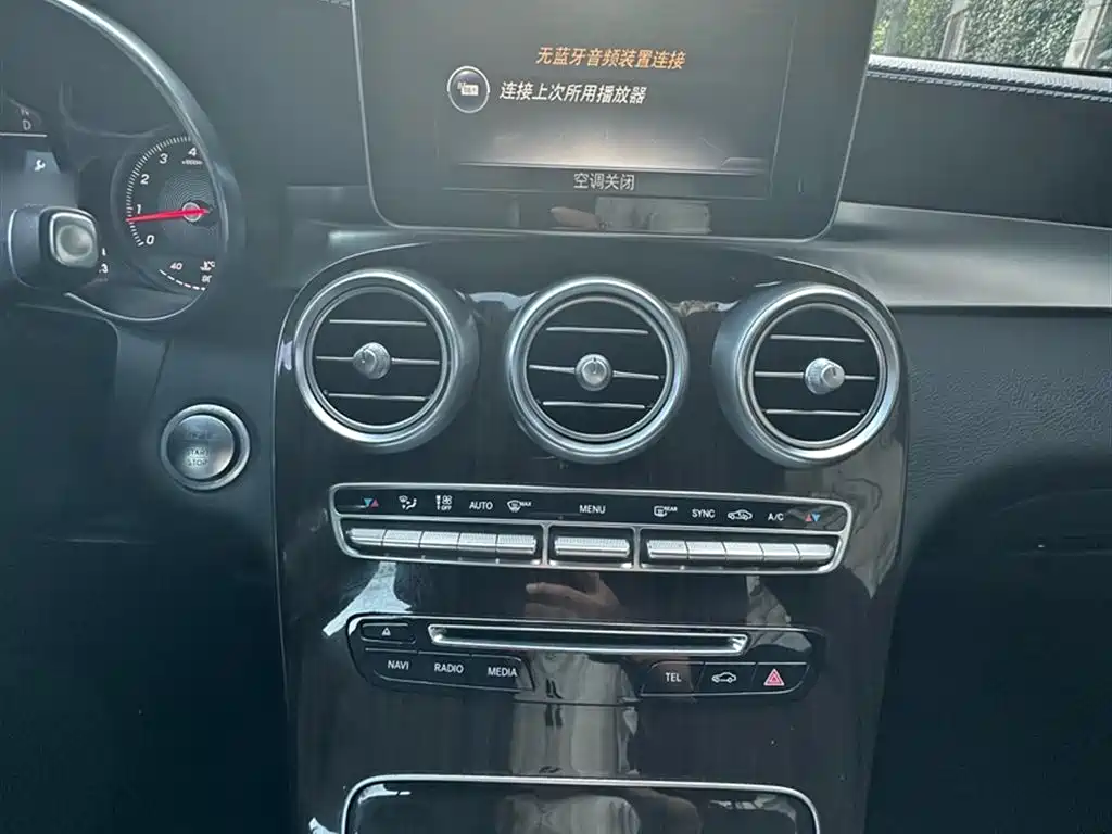 Mercedes-Benz GLC 2018 — фото 21