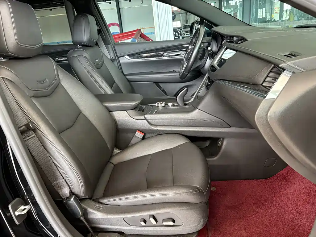 Cadillac XT5 2020 — фото 10