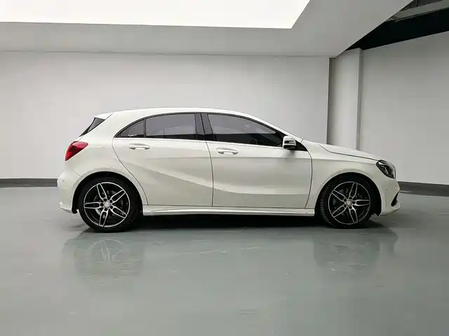 Mercedes-Benz A-Class 2016 — фото 17