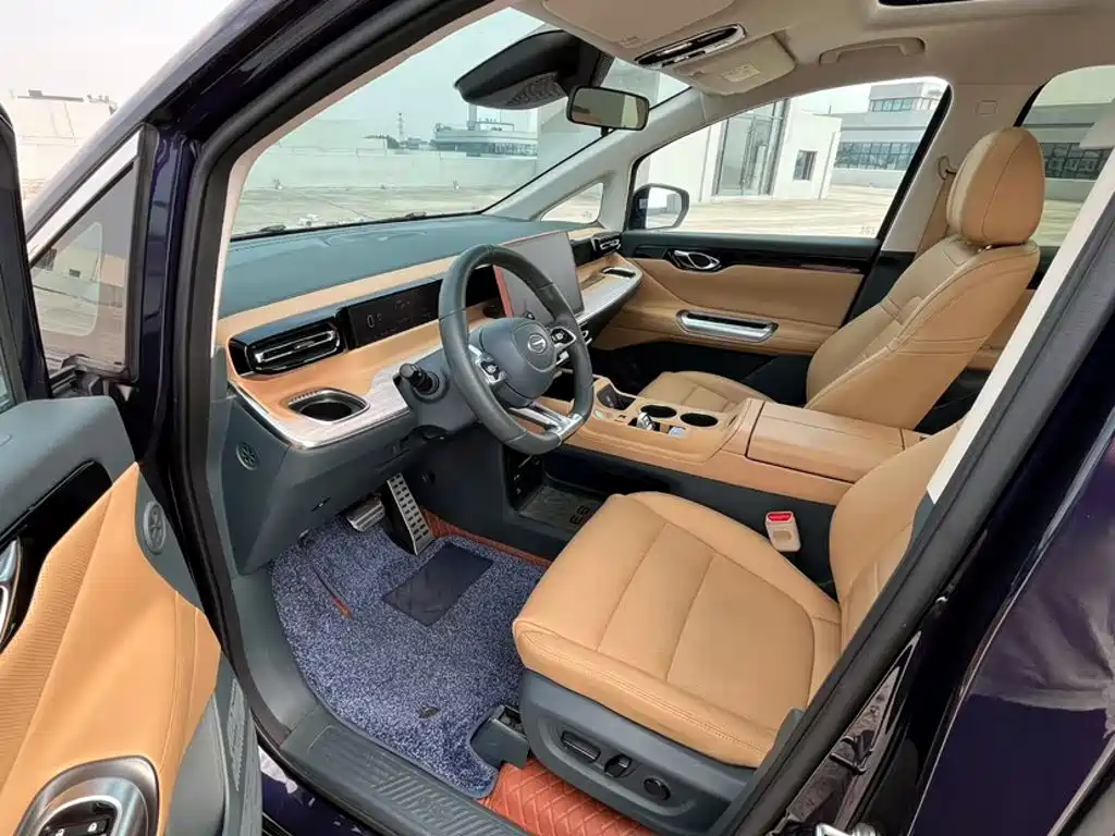 GAC Trumpchi E8 PHEV 2024 — фото 13