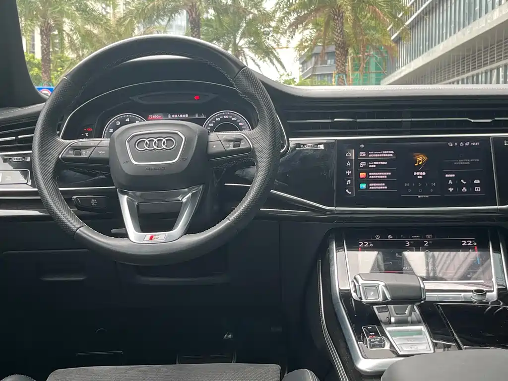 Audi Q8 2021 — фото 11