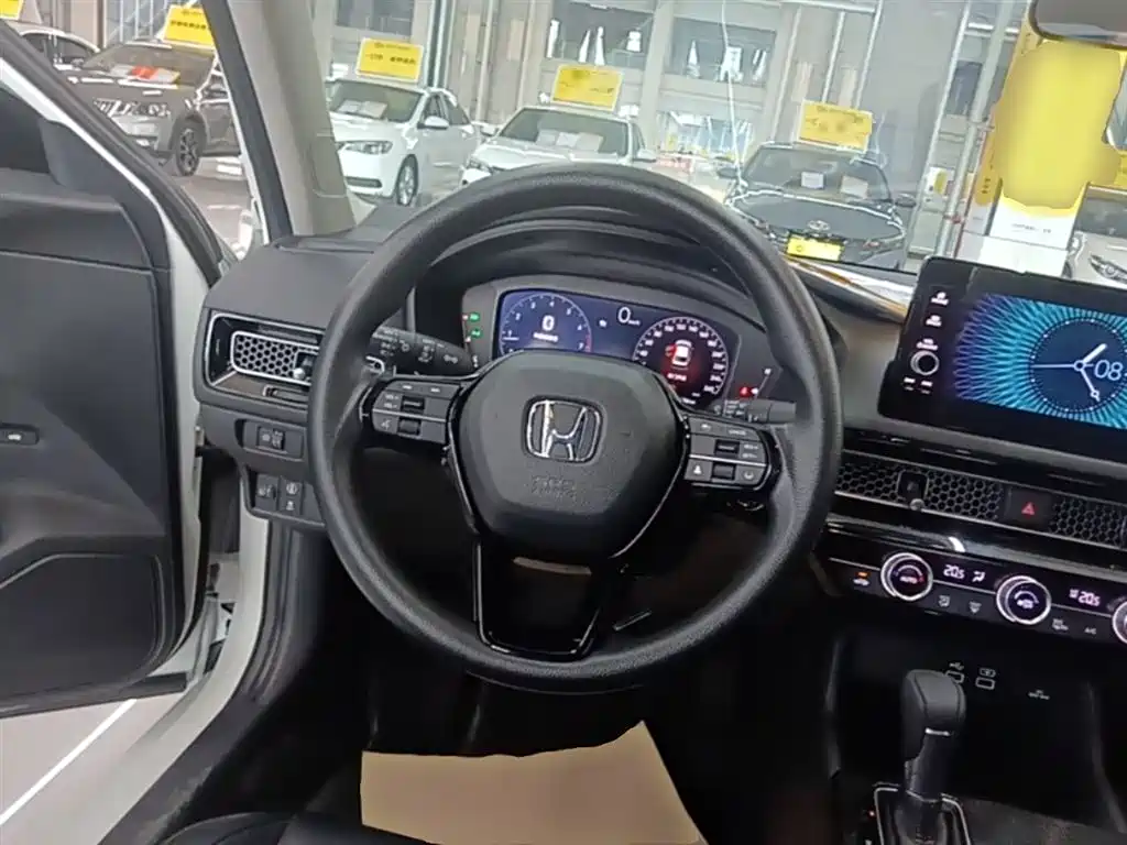 Honda Civic 2024 — фото 11