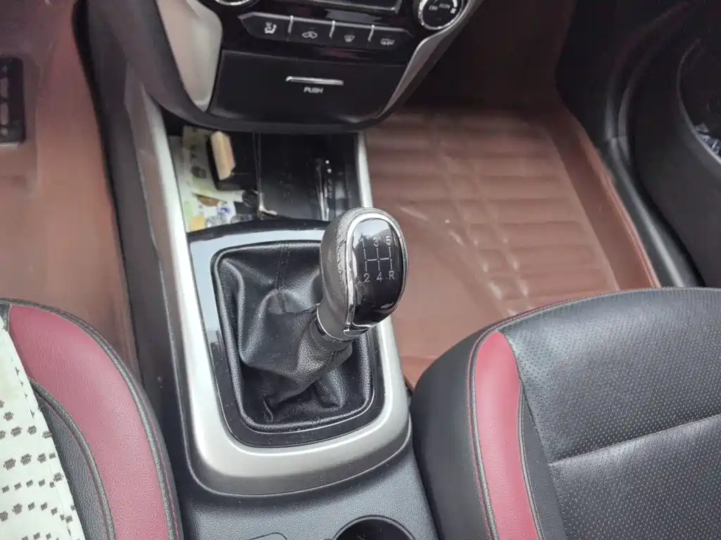 Changan Eado XT 2015 — фото 10
