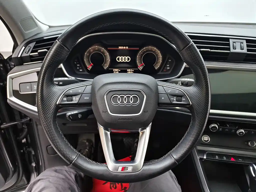 Audi Q3 Sportback 2023 — фото 19