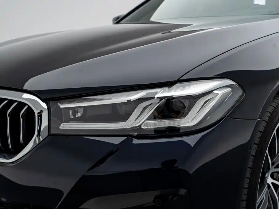 BMW 5 Series New Energy 2022 — фото 20
