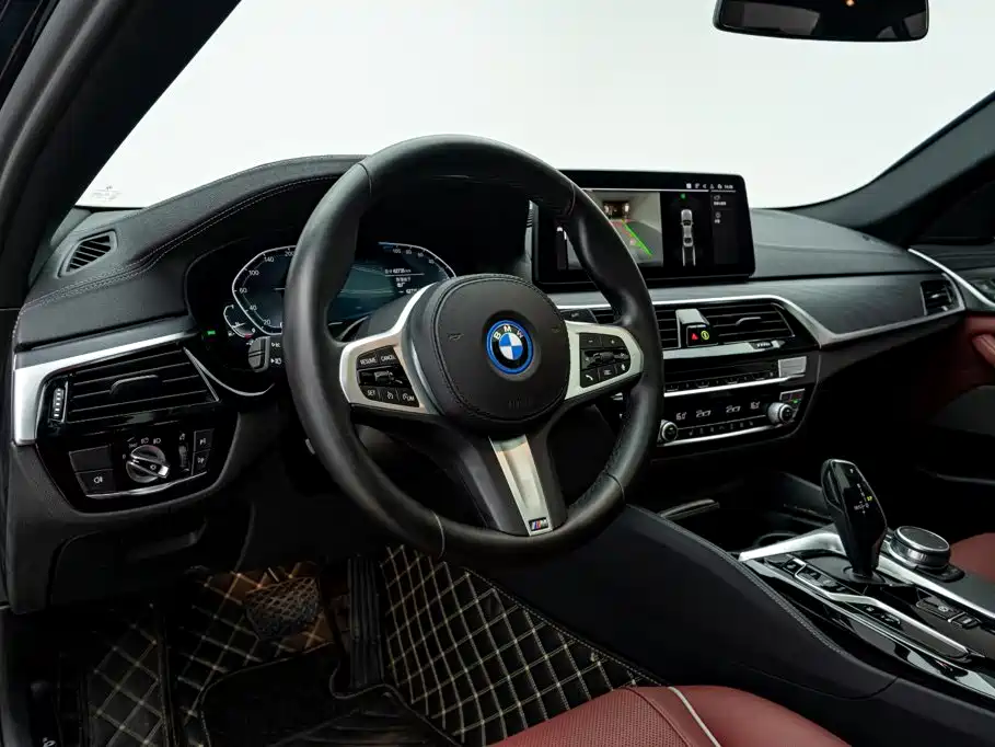 BMW 5 Series New Energy 2022 — фото 10