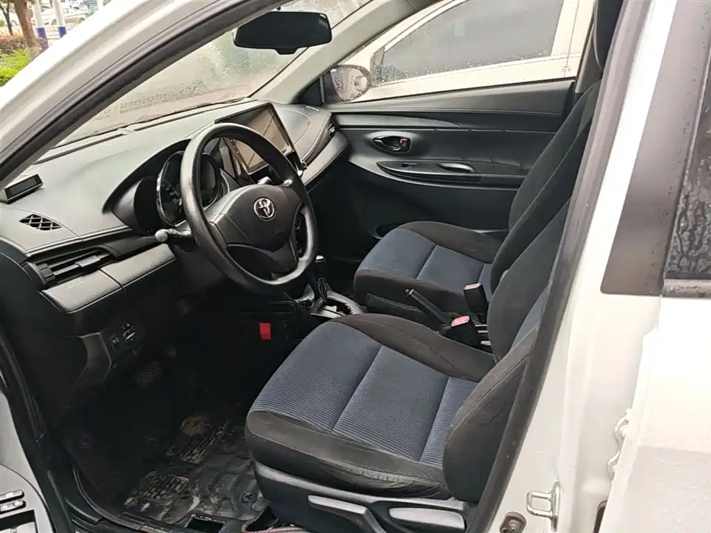Toyota Yaris L 2019 — фото 15