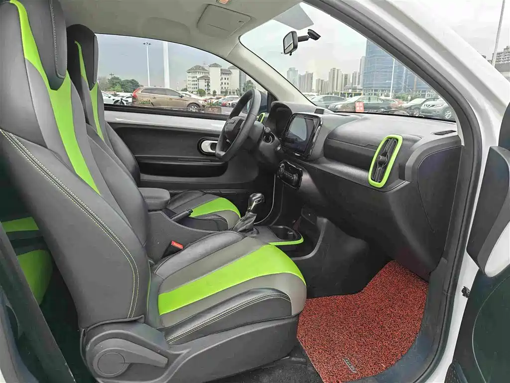Roewe Clever 2022 — фото 12