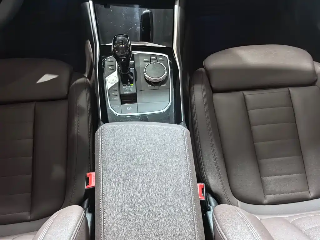 BMW 3 Series 2019 — фото 14
