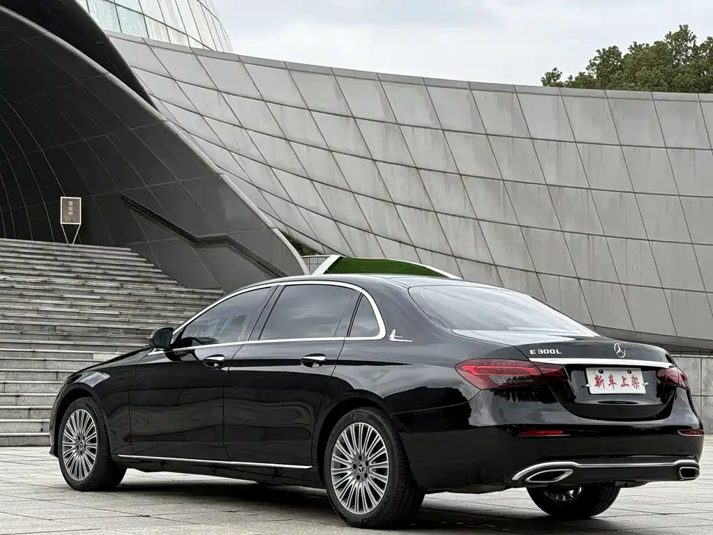 Mercedes-Benz E-Class 2022 — фото 6