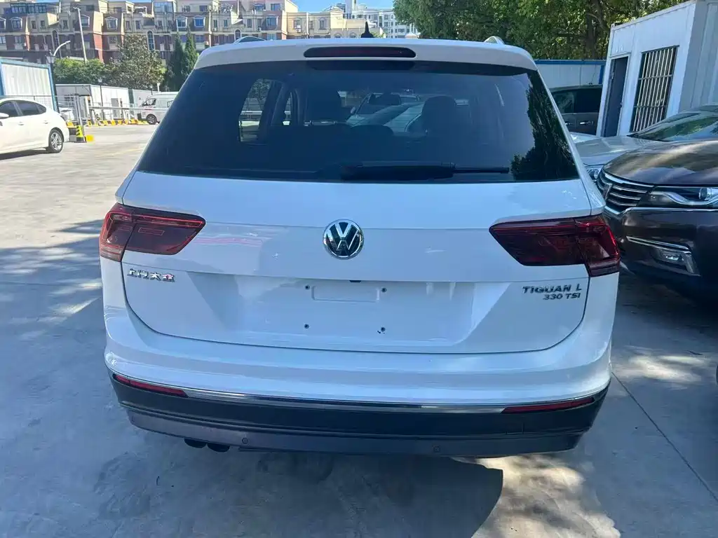 Volkswagen Tiguan L 2017 — фото 9