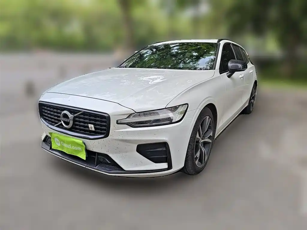 Volvo V60 2022 — фото 2