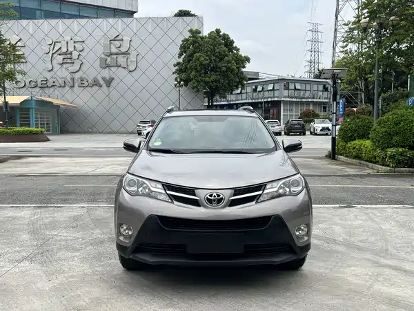 Toyota RAV4 2015