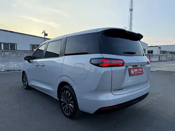 Wuling Starlight 730 New Energy 2025
