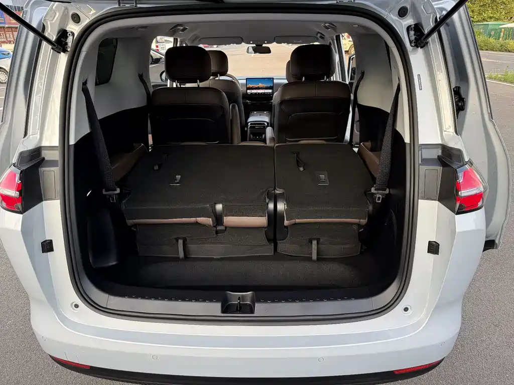 Wuling Starlight 730 New Energy 2025 — фото 9