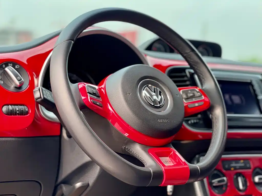 Volkswagen Beetle 2018 — фото 14