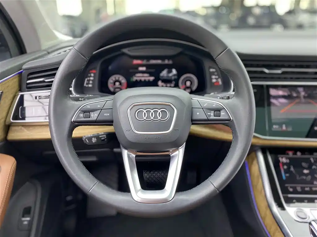 Audi Q7 2023 — фото 15