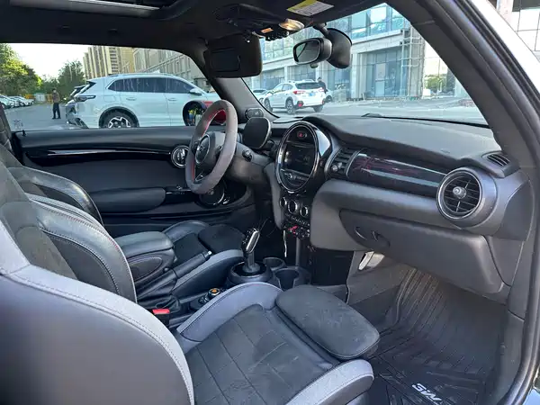 MINI JCW 2021