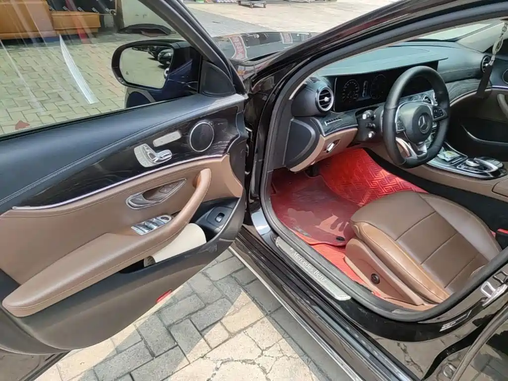 Mercedes-Benz E-Class 2016 — фото 16