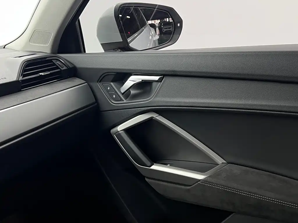 Audi Q3 2022 — фото 20