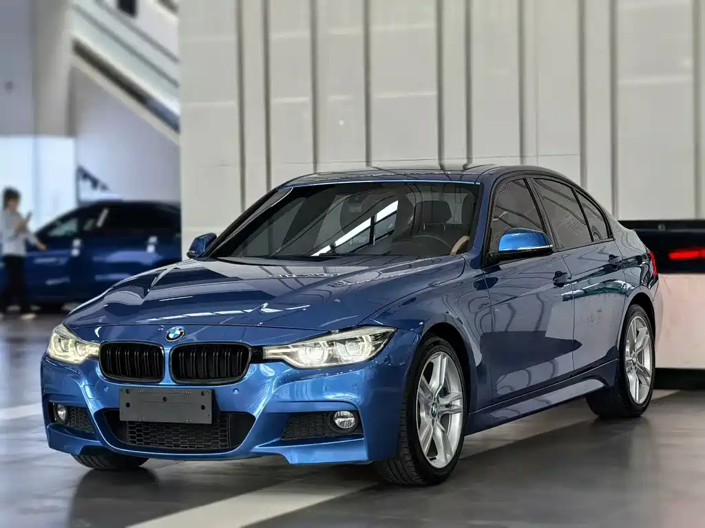 BMW 3 Series 2018 — фото 1