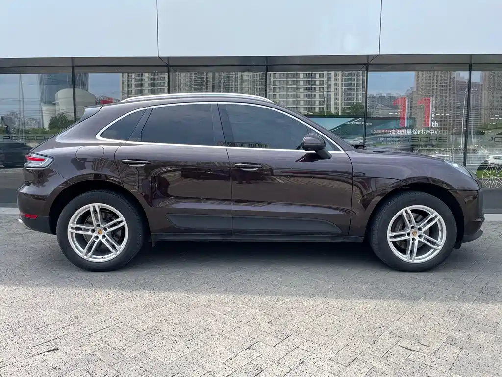 Porsche Macan 2021