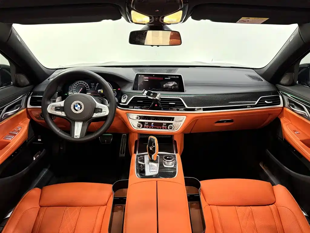 BMW 7 Series 2018 — фото 10