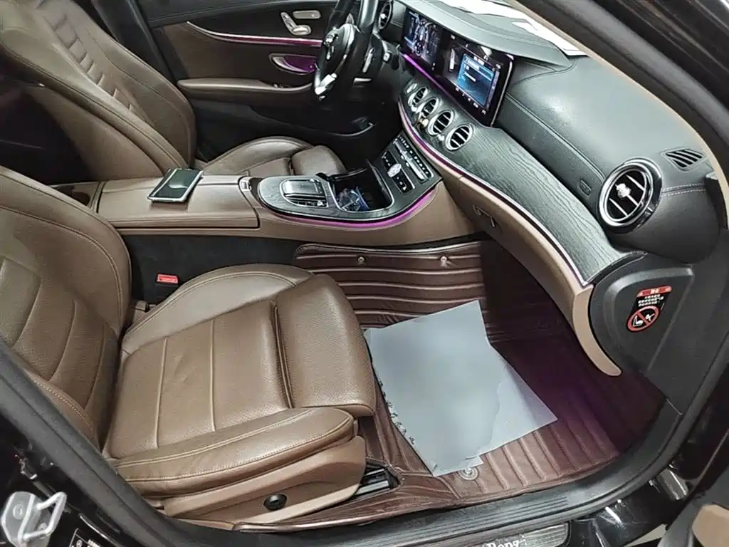 Mercedes-Benz E-Class 2019 — фото 25