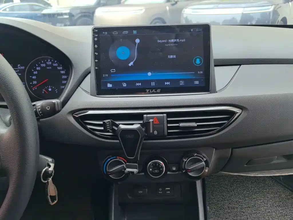 Hyundai Elantra 2018 — фото 13
