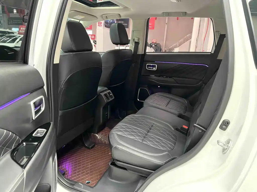 Mitsubishi Outlander 2022 — фото 10