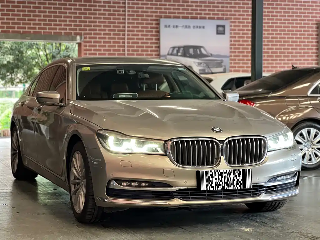 BMW 7 Series 2017 — фото 2