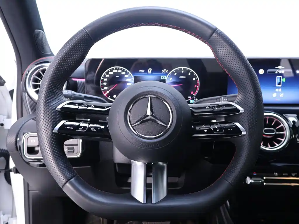 Mercedes-Benz A-Class 2023 — фото 16