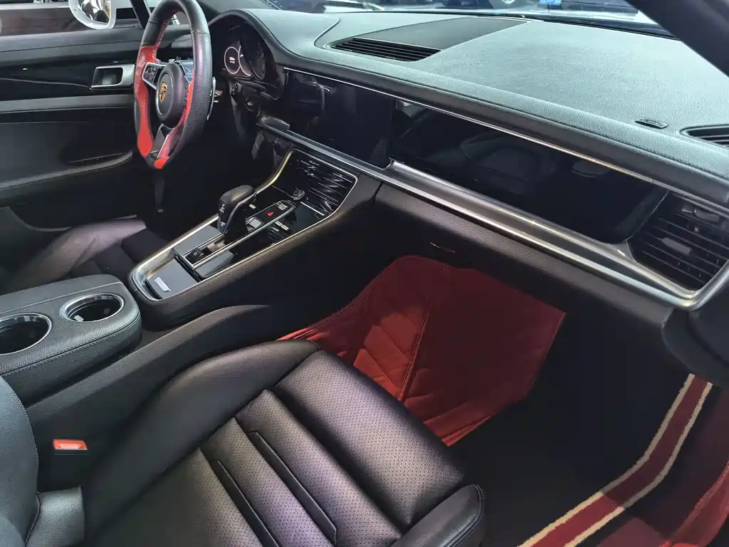 Porsche Panamera 2017 — фото 16