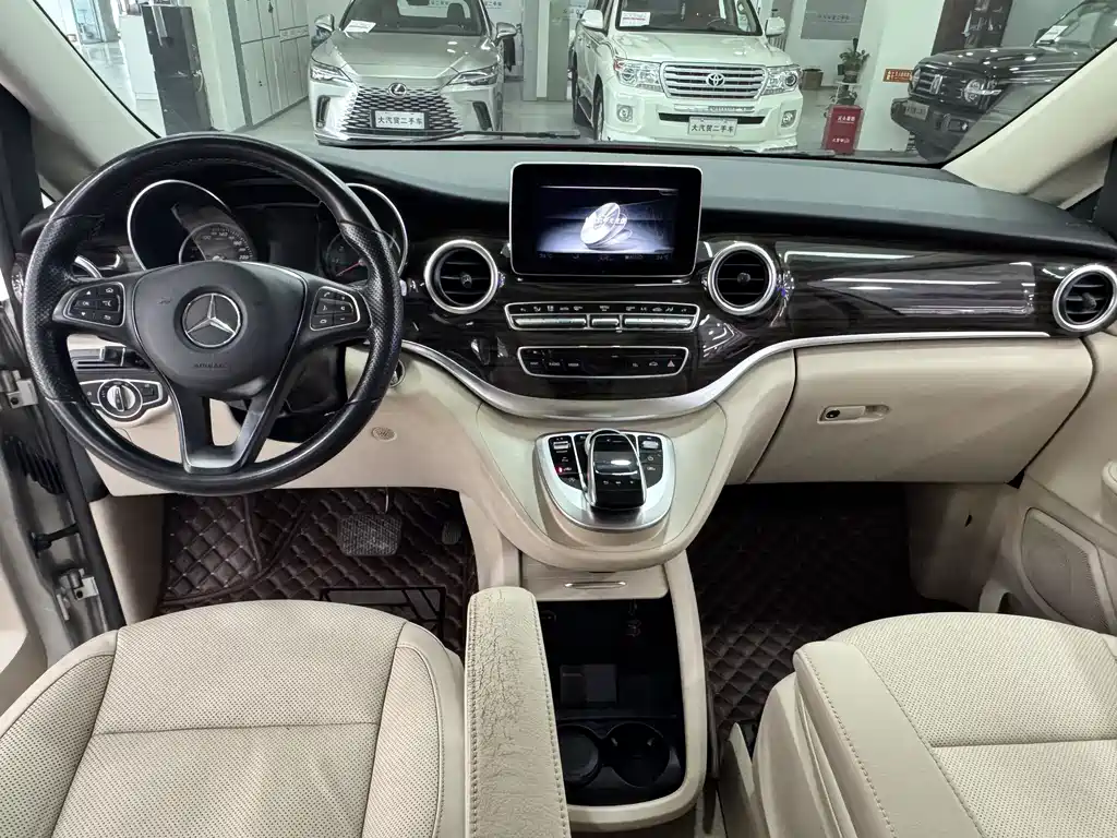 Mercedes-Benz V-Class 2018 — фото 7