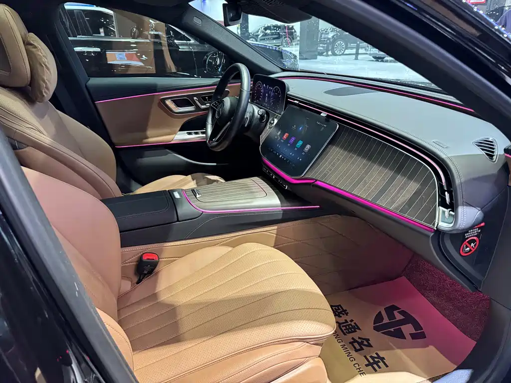 Mercedes-Benz E-Class 2024 — фото 15