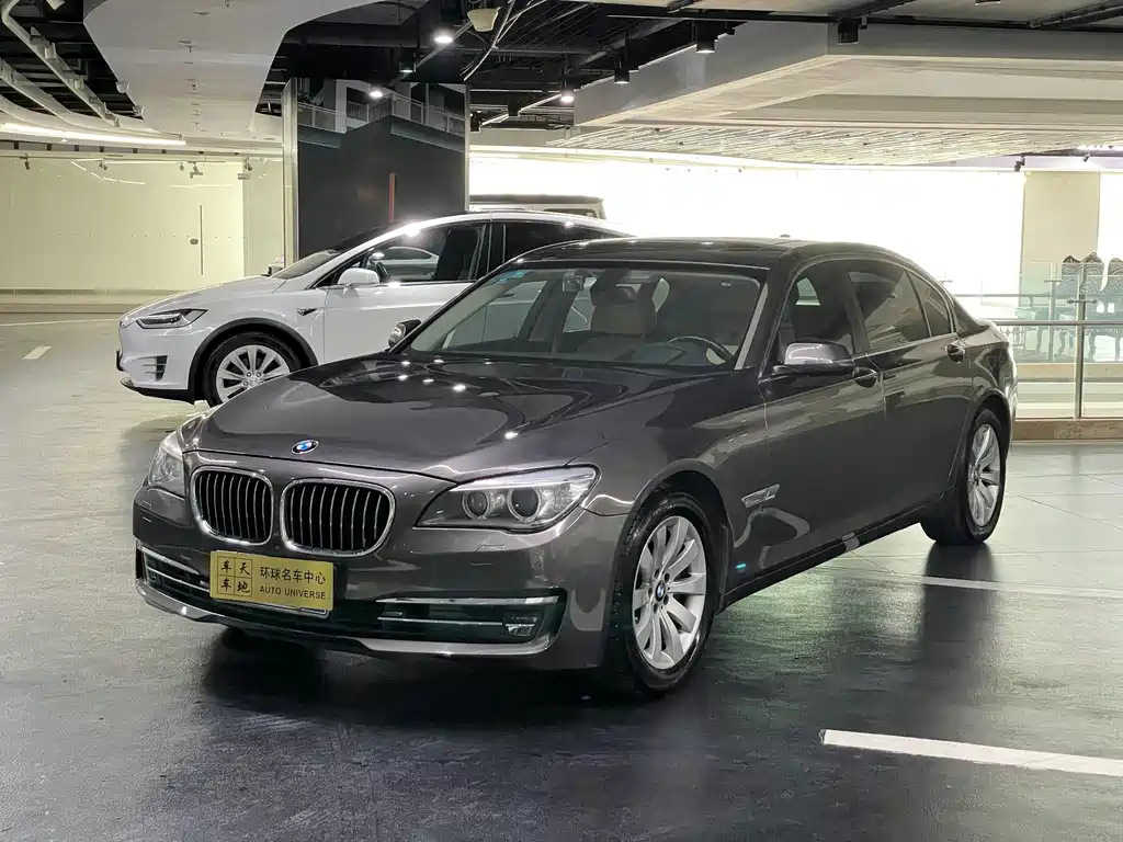 BMW 7 Series 2013 — фото 1