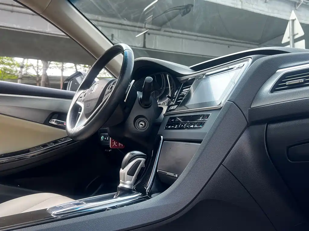 Honda Spirior 2016 — фото 34