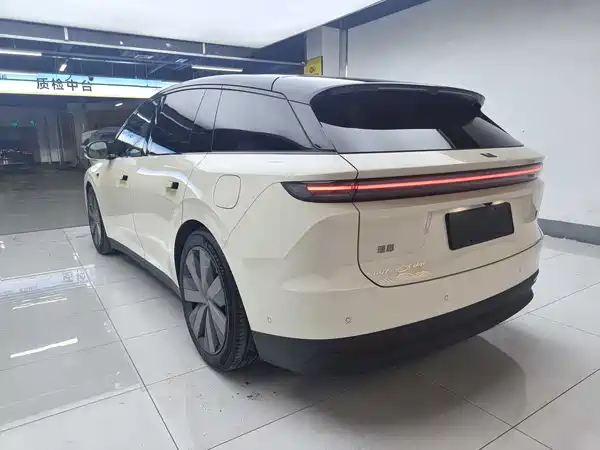 Li Auto i6 2025