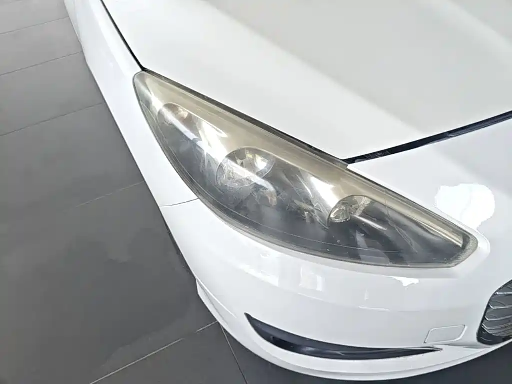 Peugeot 308 2017 — фото 13