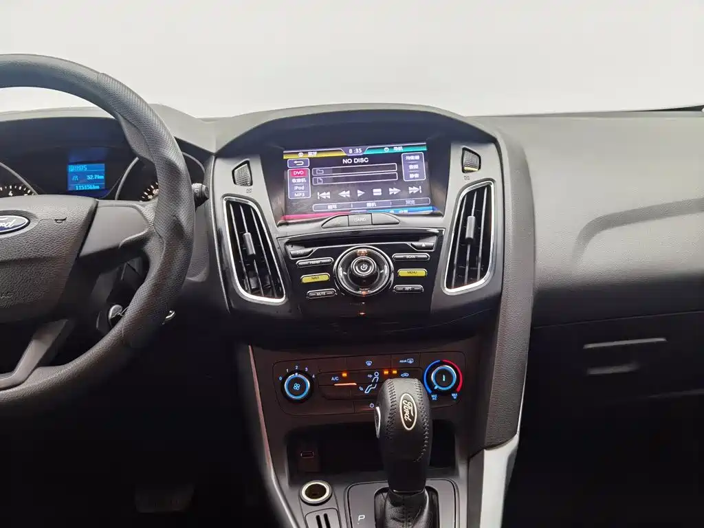 Ford Focus 2015 — фото 12