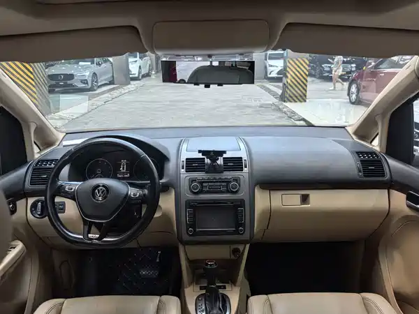 Volkswagen Touran 2012