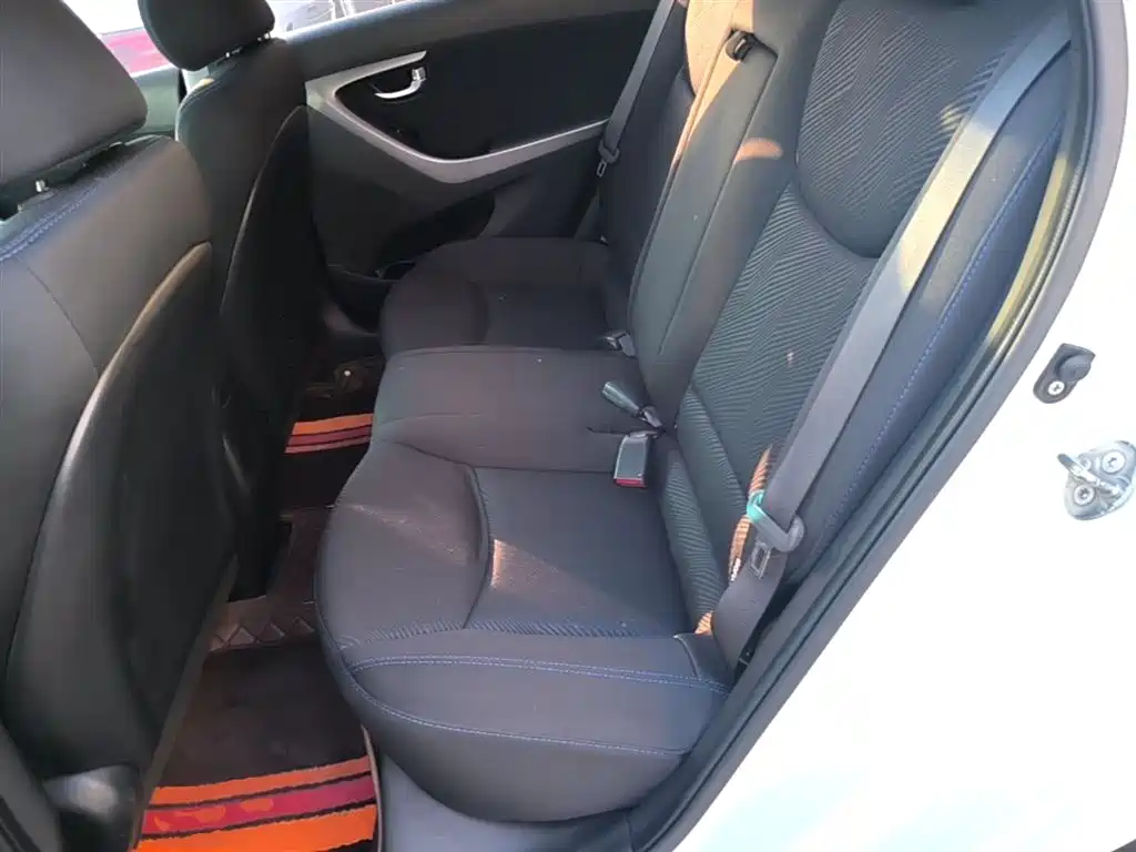 Hyundai Elantra Langdong 2015 — фото 13