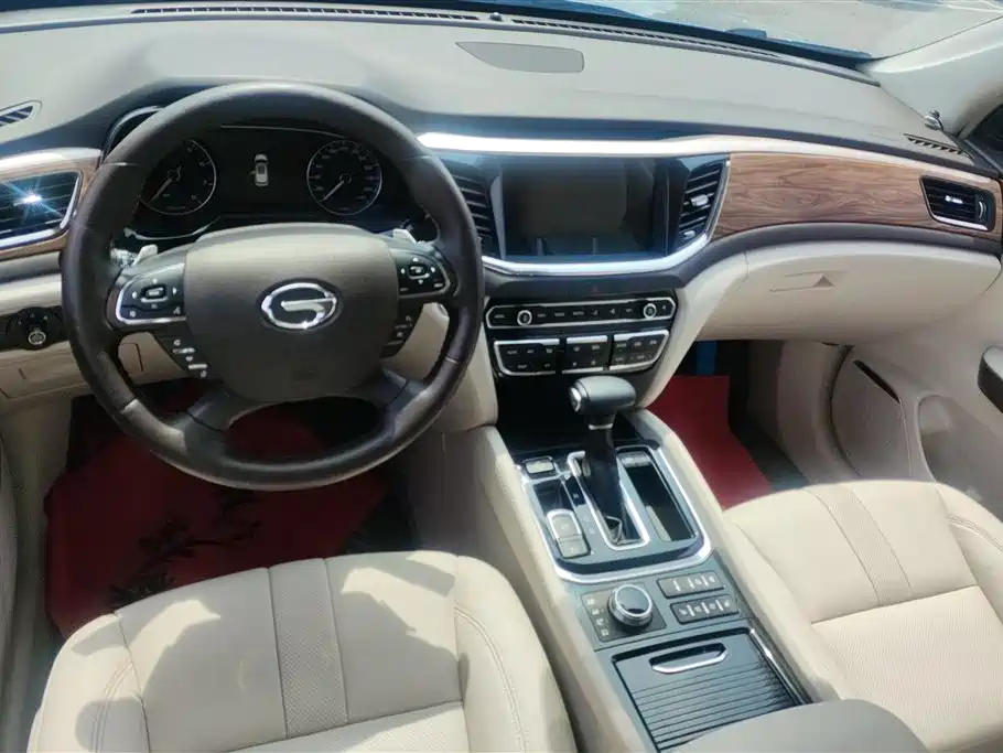 GAC Motor Trumpchi GS8 2017 — фото 12