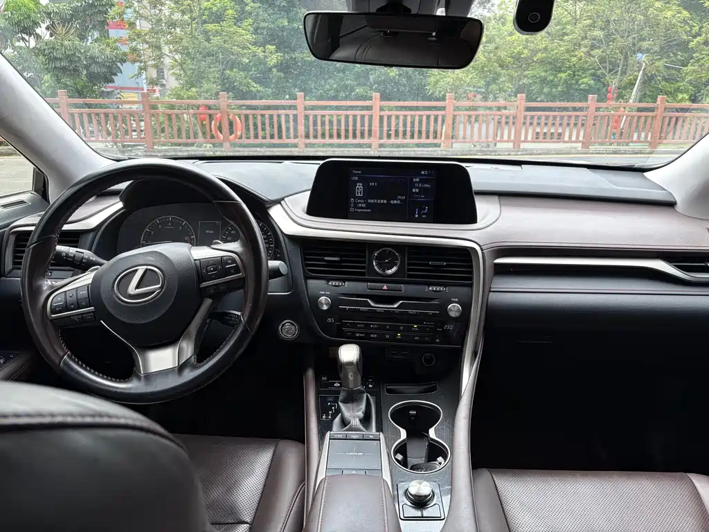 Lexus RX 2022