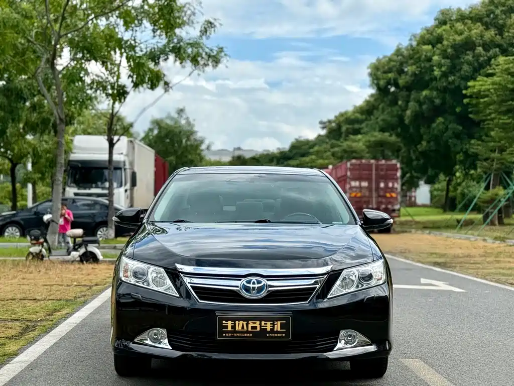 Toyota Camry 2014 — фото 2